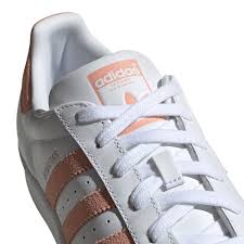 Our pink superstar collection honours the young ladies and women who refuse to sit on the sidelines and look on as others grab the glory. Adidas Originals Superstar W White Glow Pink Fun Sport Vision