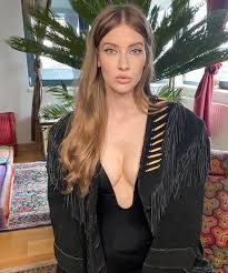 Gen corpuri de iluminat dan capatos (lustrat). Pro Tv Iulia Albu ApariÈ›ie SpectaculoasÄƒ In Costum De Baie Cum Au ReacÈ›ionat Fanii Cand Au VÄƒzut Imaginile