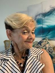 Sandra Legan's Instagram, Twitter & Facebook