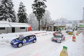 La neige et la glace s'étaient invitées au tout dernier moment sur la piste. Trophee Andros A Lans En Vercors Une Manche Chacun Pour Panis Et Riviere