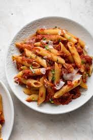 This Vegetarian Pasta Arrabiata Recipe Has The Best Spicy Tomato Sauce It Makes The Tastiest S Pasta Arrabiata Recipe Vegetarian Pasta Recipes Pasta Arrabiata