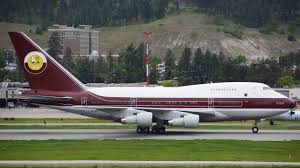 Flight departures information from laguardia airport (lga): First Boeing 747 Landing In Kelowna Bc Canada Youtube