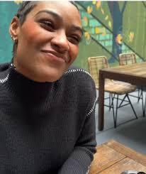 Why is Sunny telling this woman all of her business? She doesn't even  really know Liz. I know Liz comes across as caring & innocent. But Sister  Girl has a multitude of