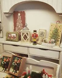 Puppenstubchen Plauen Fachgeschaft Fur Puppenstuben Mobel Und Miniaturen Z With Images Dollhouse Christmas Miniature Christmas Decor