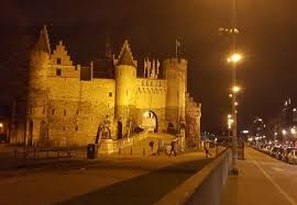 In 1890 'het steen' became the museum of archeology and in 1952 an annex was added to house the museum of the antwerp maritime history. Lange Wapper Statue Antwerpen 2021 Alles Wat U Moet Weten Voordat Je Gaat Tripadvisor