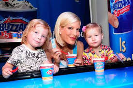 Debbieblatt_16 i'm all for kids picking out their clothes, one they hit a certain age! Tori Spelling Attends Children S Miracle Network Charity Event Look To The Stars