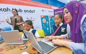 Mengukuhkan perpaduan negara menerusi satu corak kebudayaan nasional. Pendidik Dan Dasar Pendidikan Negara Pendidik