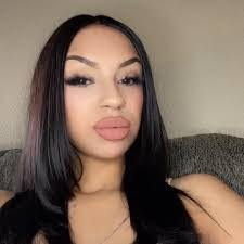 Perla Quintana's Instagram, Twitter & Facebook