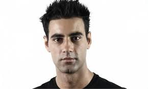 Τον νικόλα στραβοπόδη τον γνωρίσαμε μέσα από την πετυχημένη σειρά του alpha το «τατουάζ». H8opoios Toy Tatoyaz Phge Sthn Kypro Gia Na 3efygei Apo Thn Kata8lipsh