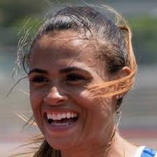 Mclaughlin is the first female athlete to break 13 seconds at 100 m hurdles, 23 seconds for 200 m hurdles and 53 seconds at 400 m hurdles. Sydney Mclaughlin Bio Family Trivia Famous Birthdays