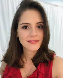 O post hj é chamar pra assistir uma live muito bacana com Sergio Rial,  presidente do @santanderbrasil ! Ele vai fala ao vivo, daqui a pouco, no  YouTube, sobre o cenário econômico