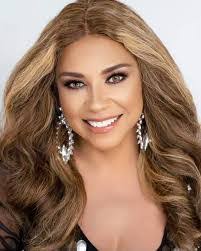 Nikki Varner's Instagram, Twitter & Facebook