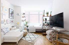 Maximizing A Minimalist Sized Studio In Nyc Homepolish Studio Apartment Furniture Studio Apartment Decorating Apartment Furniture