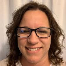 Elissa Flores's Instagram, Twitter & Facebook