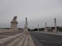 Intervento dei vigili del fuoco che hanno aiutato bambini e personale scolastico: Il Ponte Flaminio Recensioni Su Ponte Flaminio Roma Tripadvisor