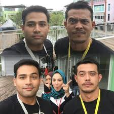 Ayie mustafa menanti februari mengisahkan arie yang berkahwin dengan fiza at. J B Blogspot Drama Menanti Februari Slot Samarinda Tv3 Drama Samarinda Slot