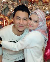 Ternyata di balik kesuksesan seorang ustaz das ad latif ada sosok istri yang mendukung dirinya dalam hal apapun agar menjadi manusia yang lebih baik. Daddy Daughter Yes Inilah Bahagia Sebenar Syamsul Yusof Kongsi Gambar Bersama Anak Undang Sebak Keluarga