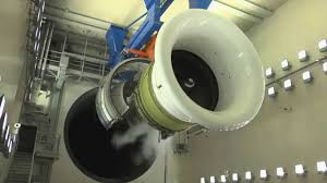 Die maschine konnte trotz des schweren schadens sicher landen. Der Ge90 Das Grosste Turbofan Triebwerk Der Mtu Maintrance Hannover Youtube