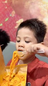 Sa Jollibee bida ang saya 😀🍝 #JollibeeBidaAngSaya #jollibee #fypviralシ