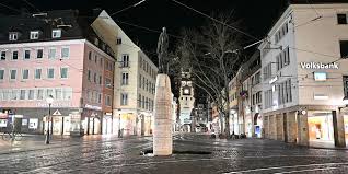 Demnach sollte es sich ausdrücklich nicht um eine ausgangssperre, sondern um eine art kontaktverbot im kampf gegen die ausbreitung des coronavirus handeln. Wegen Corona Ausbreitung Ausgangssperre In Freiburg Taz De
