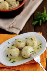 Mettete le polpette su una teglia foderata con carta forno, aggiungete dell'olio sopra e sotto , ed. Polpette Di Pollo Al Limone Ricetta Polpette Di Pollo Pane E Gianduia