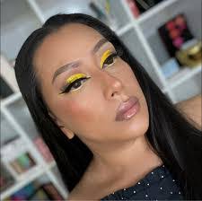 Tara Perrotti's Instagram, Twitter & Facebook