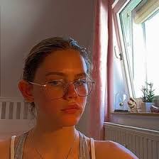 Anna Rohrig's Instagram, Twitter & Facebook