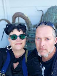 What are the best restaurants, bars, and goth clubs in Daytona?