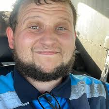 How to contact Michael and Abby after their aunt's death in America?