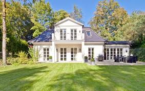 Entscheidet man sich für ein massivhaus im landhausstil, wählt man eine traditionelle und bewährte hausbau variante. Immobilien Munchen Grunwald Haus Haus Stile Fassade Haus