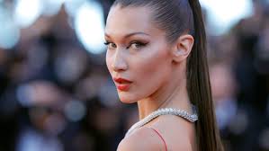 Charting taylor swift's complete before & after beauty evolution in. Have Bella Hadid Ariana Grande And Kylie Jenner Had Botox Brow Lifts Vox