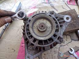 Yang sering rusak pada alternator biasanya bearing bunyinya kasar, tetapi pengisian normal, sama gulungan sudah rusak. Tacra S Diy Garage Alternator Carbon Brush Replacement