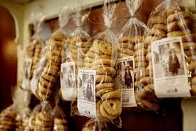 Check spelling or type a new query. L Emilia Romagna In 10 Biscotti Tradizionali E La Ricetta Dei Buslanein Della Pasticceria Falicetto Gambero Rosso