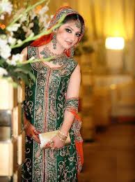 Latest Pakistani Bridal Dresses Designs 2013 1 Jpg 550 737 Pakistani Bridal Dresses Pakistani Bridal Wedding Dresses For Girls