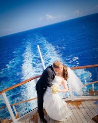 Bonito complemento para el pastel de la tarta de tu boda. Bodas En Barco Bodas