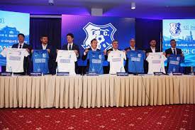 Ionut larie, care a jucat 20 de meciuri sezonul trecut pentru gaz metan medias, are 34 de ani si a mai lucrat cu gica hagi. Drnyhtl9q 9gpm