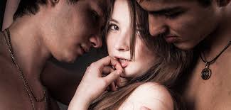 Nach der unterführung sehen sie auf der rechten seite eine kirche. Dreier Warum Mussen Es Immer 2 Frauen Und Ein Mann Sein