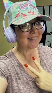 Ooooo yea Arm, Back & Chest Day 💪🏻🔥, ME vs ME , 33 of 75,  #tuesdaymotivation #tuesdayvibes #mevsme #chronicbackpain  #chronicpainwarrior #fitnessjourney #gymmotivation #gymgirl #gymrat  #gymlife #armday ...