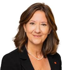 Découvrez pourquoi Judith Ménard, vice-présidente du Conseil  d'administration de la Fondation Véro & Louis et Première vice-présidente  de National Bank Private Banking 1859 s'implique activement dans…