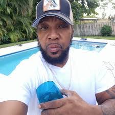 Erma Carson's Instagram, Twitter & Facebook