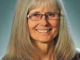 COO Betsy Mullen Wins Prestigious Pinnacle Award for Achievement