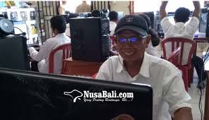 Jika anda berada di jakarta, bekasi. Nusabali Com Pekak 73 Tahun Ikut Kejar Paket C Karena Termotivasi Menteri Susi