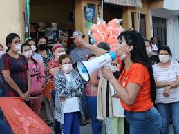 Alma barragan ретвитнул(а) señores usando internet. Uyqtnzti9u2fsm