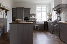In einer im landhausstil eingerichteten wohnung lässt es sich vom hektischen stadtleben abschalten; Was Ist Eine Shaker Kuche Kuchen Design Magazin