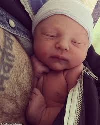 Steven tyler's daughter chelsea tyler welcomed her first child, a baby boy, with husband jon foster in steven tyler becomes a grandpa for the 5th time after daughter chelsea tyler gives birth. Steven Tyler Becomes A Grandfather For Fifth Time As Daughter Chelsea Welcomes Son Vincent Frank Daily Mail Online