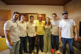Um sábado de muita alegria e celebração! Participei da confraternização do  presidente da Alepe, Álvaro Porto, junto com o amigo Gabriel Porto e tantos  outros colegas. Também foi o momento de comemorar