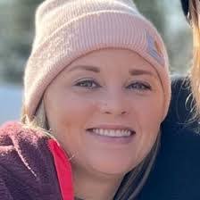 Melissa Weishaar's Instagram, Twitter & Facebook