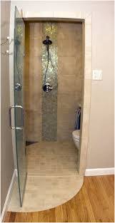 .memunculkan inovasi desain kamar mandi dengan ukuran minimalis akan tetapi tetap nyaman digunakan serta tidak terlalu memakan tempat. Desain Kamar Mandi Minimalis Ukuran 1x 1 Model Klasik