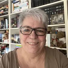 Der Duft der Wildrose: Roman: Amazon.co.uk: Wilken, Constanze:  9783442479610: Books