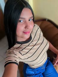 Bello peinado bonita expresión